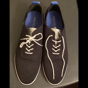 Woman’s NAUTICA BLACK LACE UP OXFORD STYLE SHOES SIZE 10